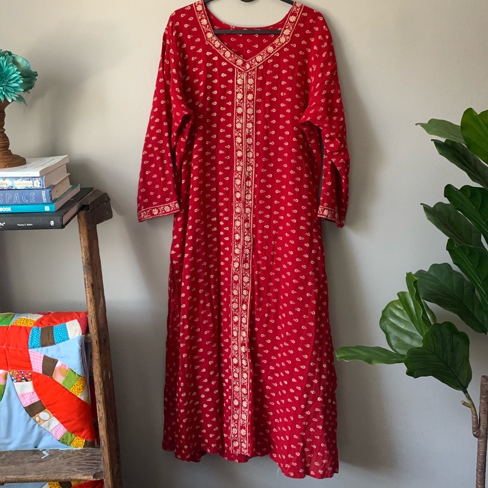 Authentic saari